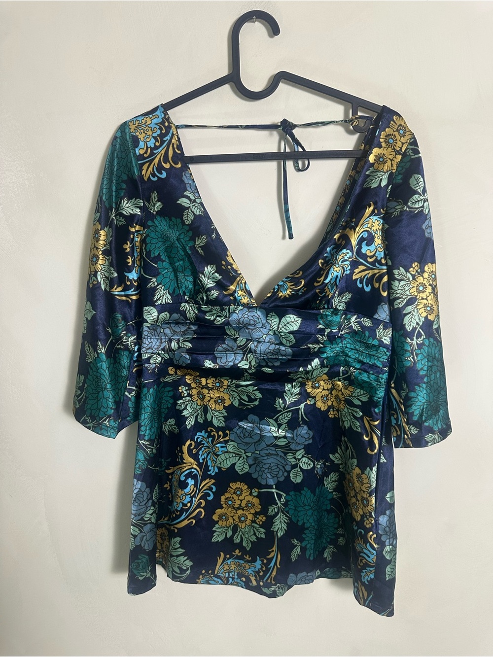 Guess Navy Floral Satin V-Neck Blouse with Teal & Gold Print Y2K Medium